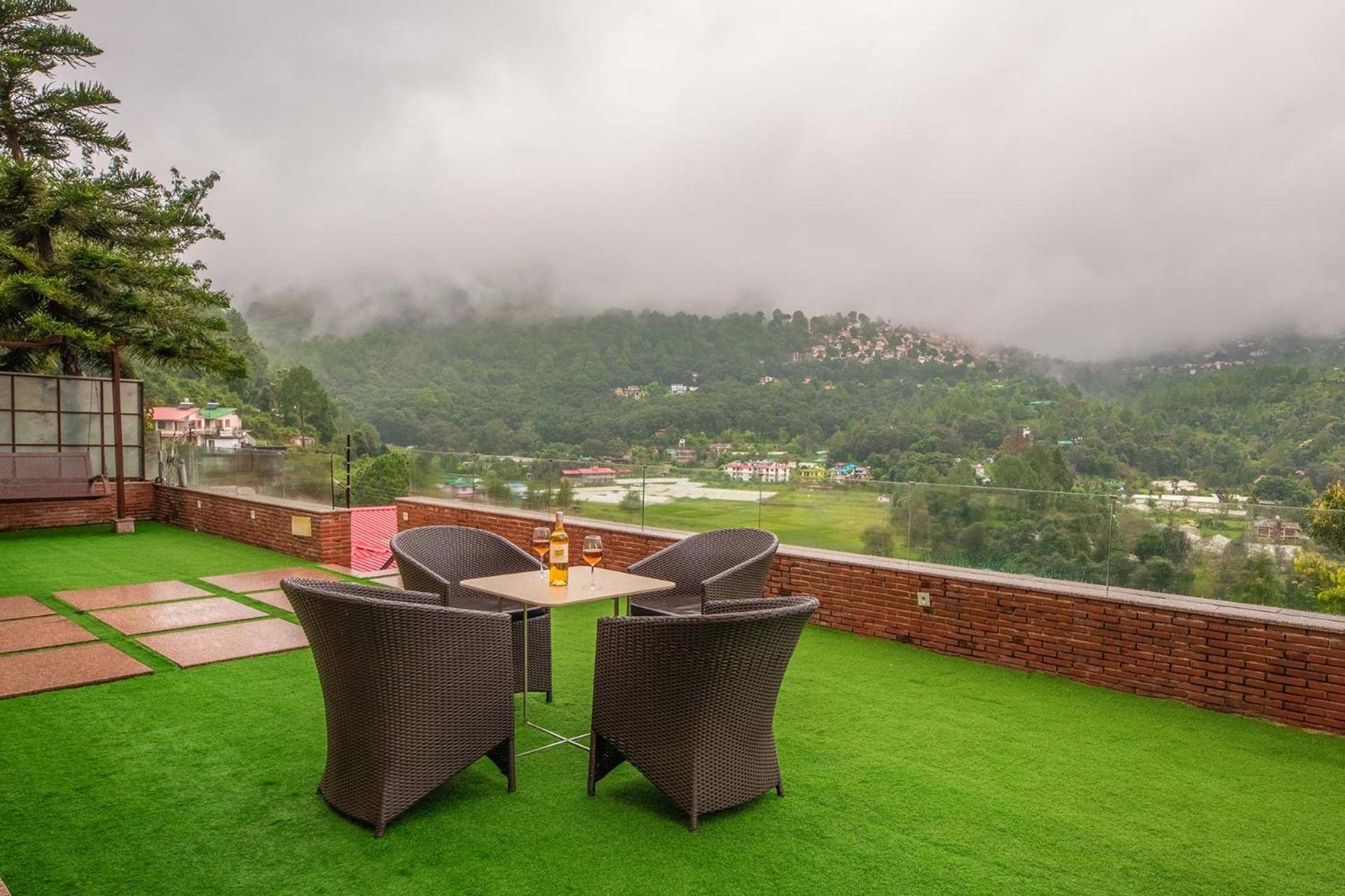 Stayvista At Oberoi'S Chalet Bhīm Tāl Eksteriør billede